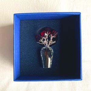 NWT Swarovski rose figurine